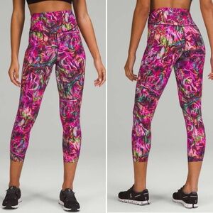 Lululemon Base Pace High-Rise Running Tight 25"
Hyper Flow Pink Multi